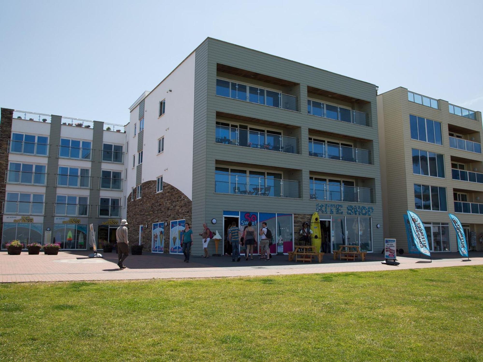 Apartment 11 - Latitude 51 Westward Ho!  Exterior photo